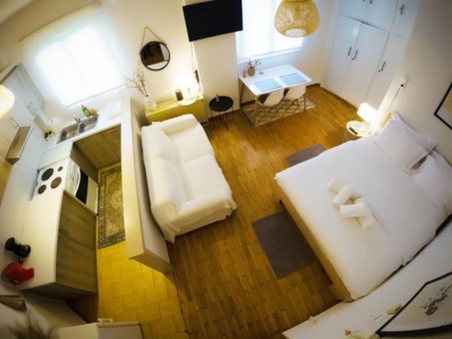 Beautiful Downtown Studio! 이오아니아 외부 사진
